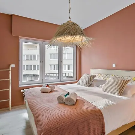 Huswell - Stylishly Refurbished With Sea View Apartment