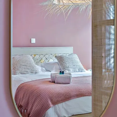 Huswell - Stylishly Refurbished With Sea View Apartment