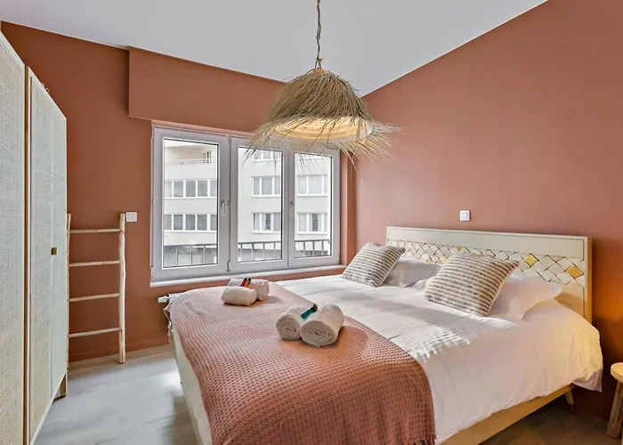 Huswell - Stylishly Refurbished With Sea View Apartment